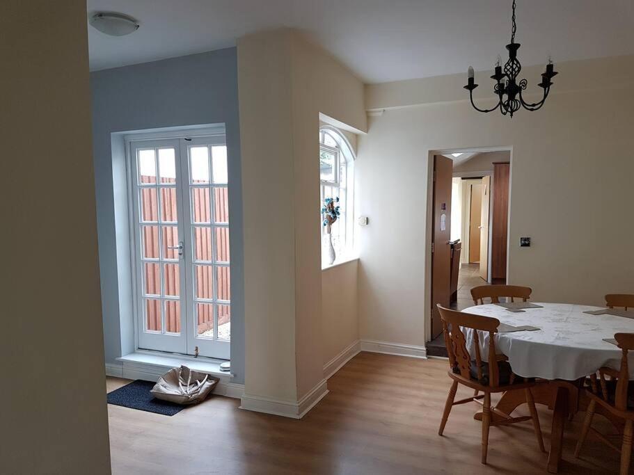 Apartamento Stratford Centre, Ground Level, Parking Nearby Exterior foto